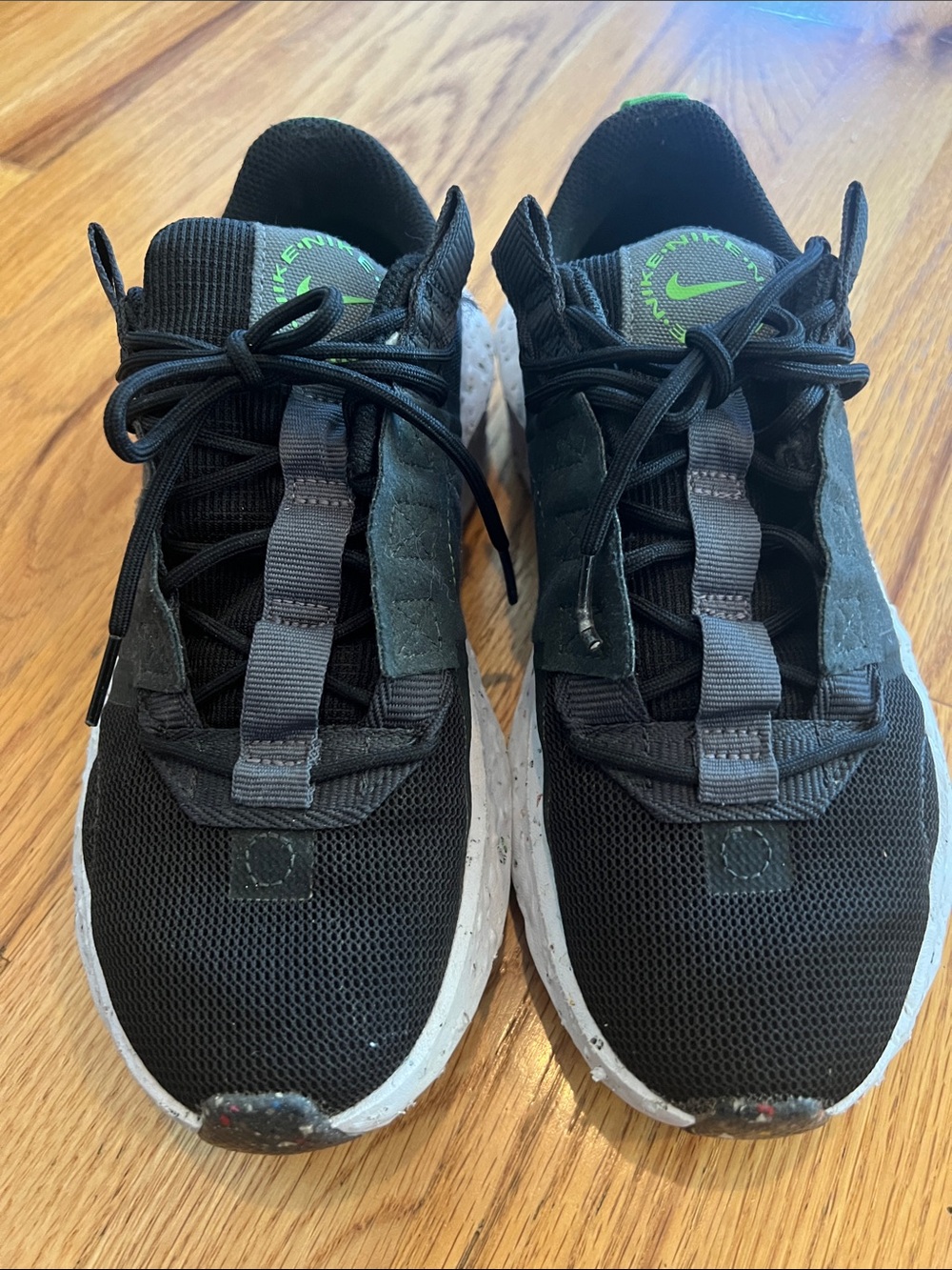 Nike Men’s Black Sneakers with Green Accent